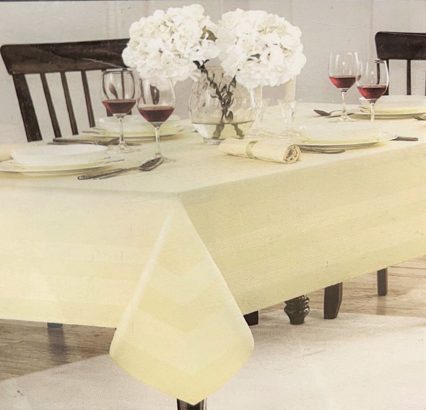 Wamsutta Tablecloth Everyday Melrose 90in Round -Vanilla